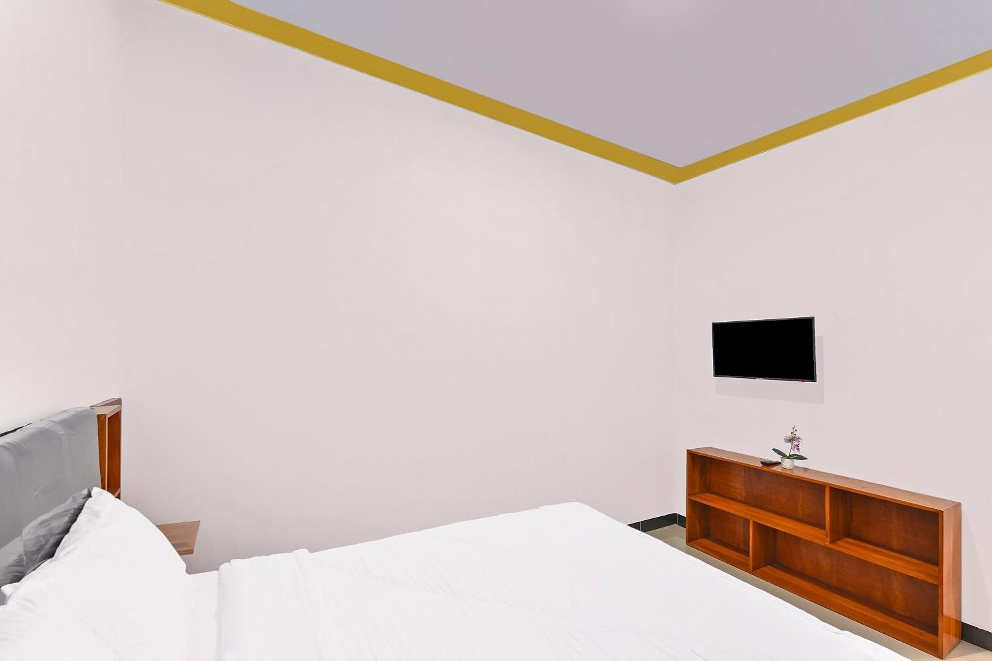 Oyo 91192 Homestay Antara Гилиманук Екстериор снимка