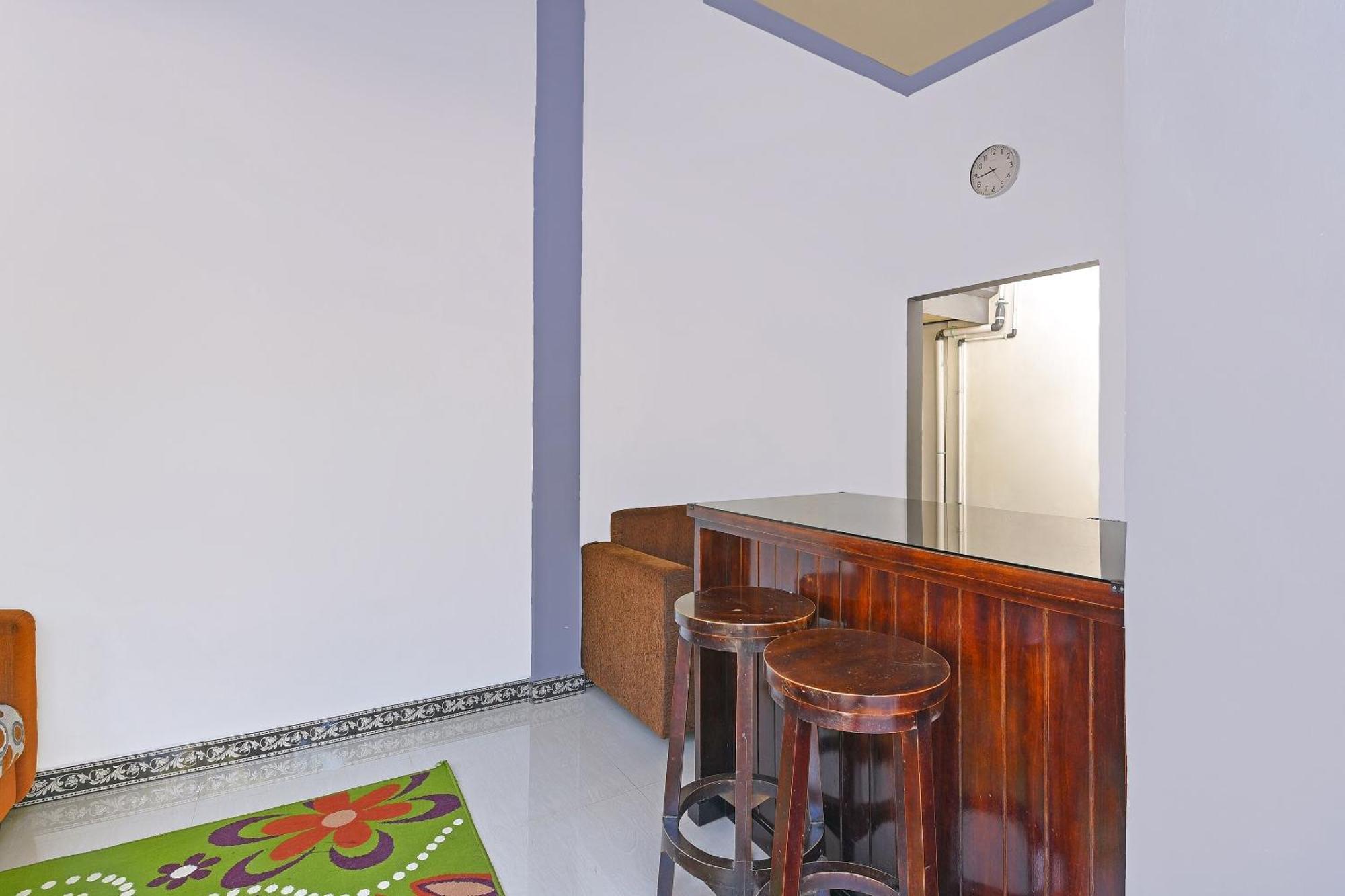 Oyo 91192 Homestay Antara Гилиманук Екстериор снимка