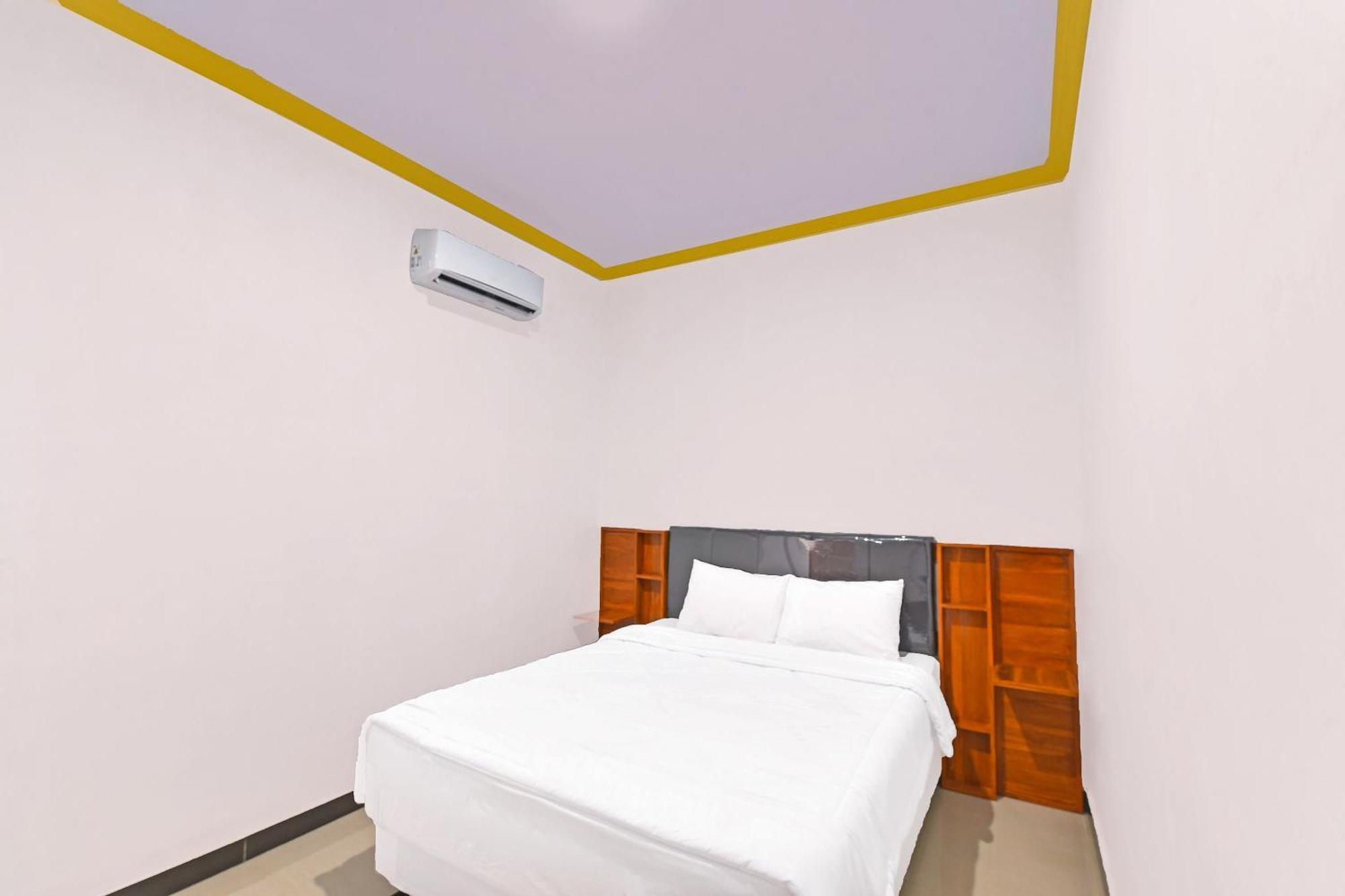 Oyo 91192 Homestay Antara Гилиманук Екстериор снимка