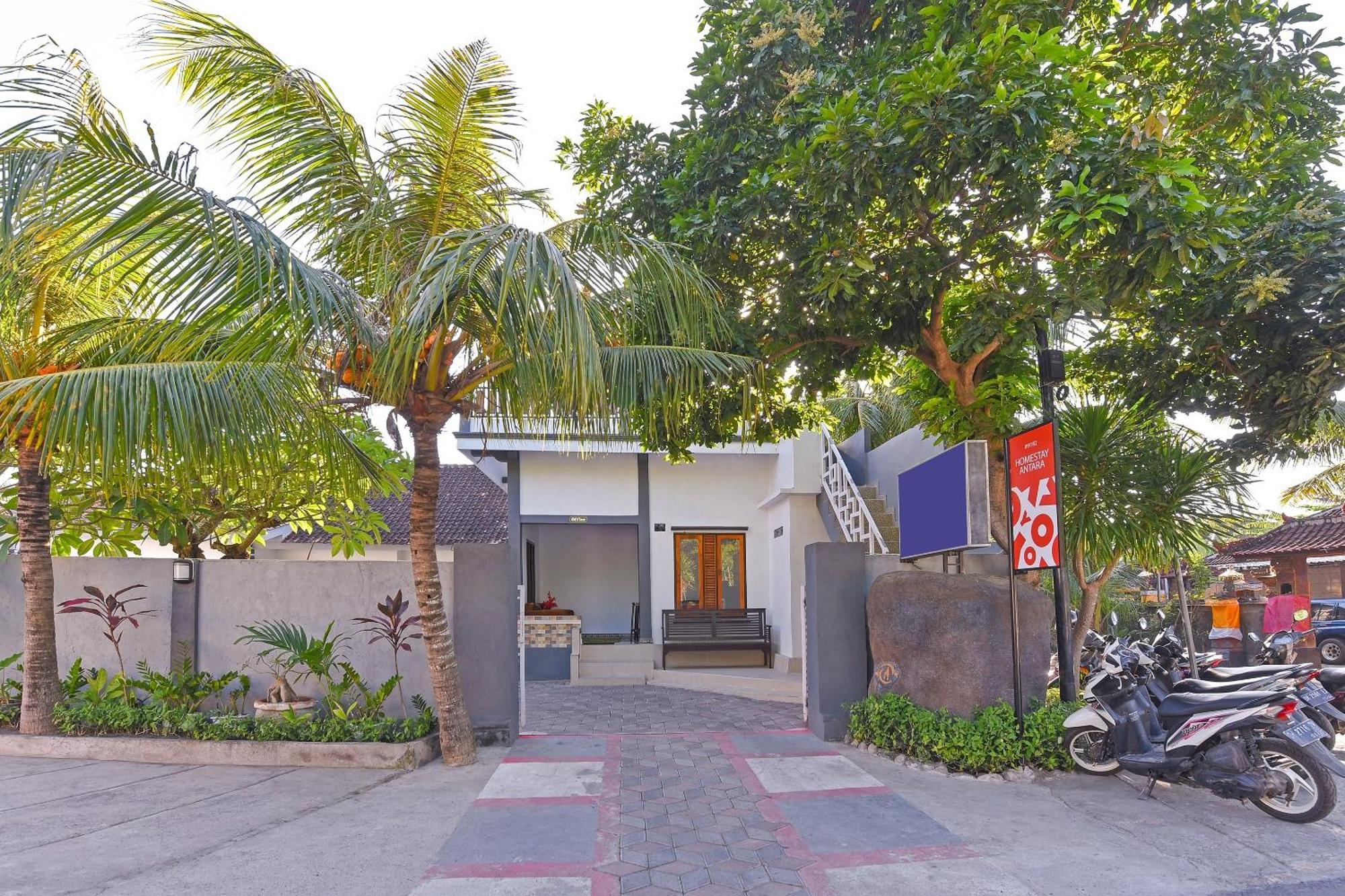Oyo 91192 Homestay Antara Гилиманук Екстериор снимка
